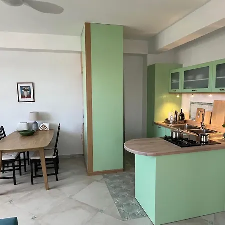 Amalia - Central, Stylish, Quiet Apartment Karystos (Evia)