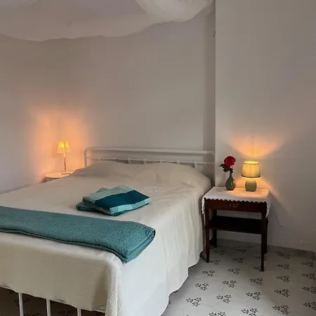 Amalia House - Central, Stylish, Quiet *