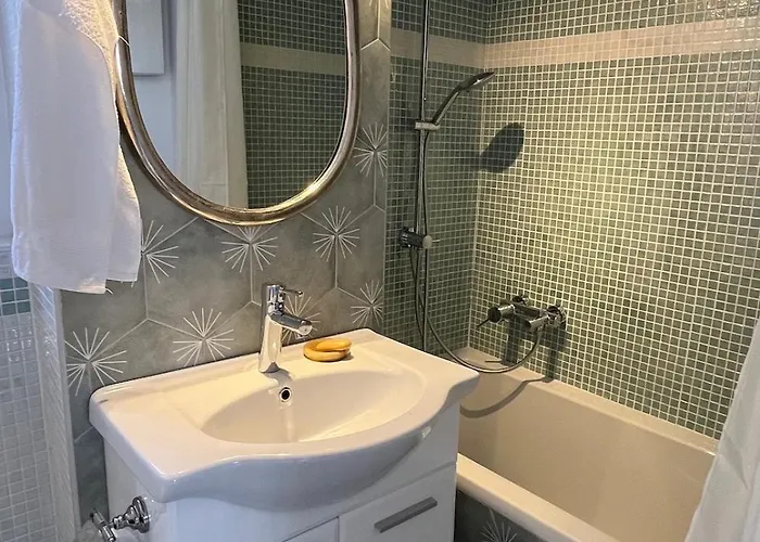 Amalia - Central, Stylish, Quiet *